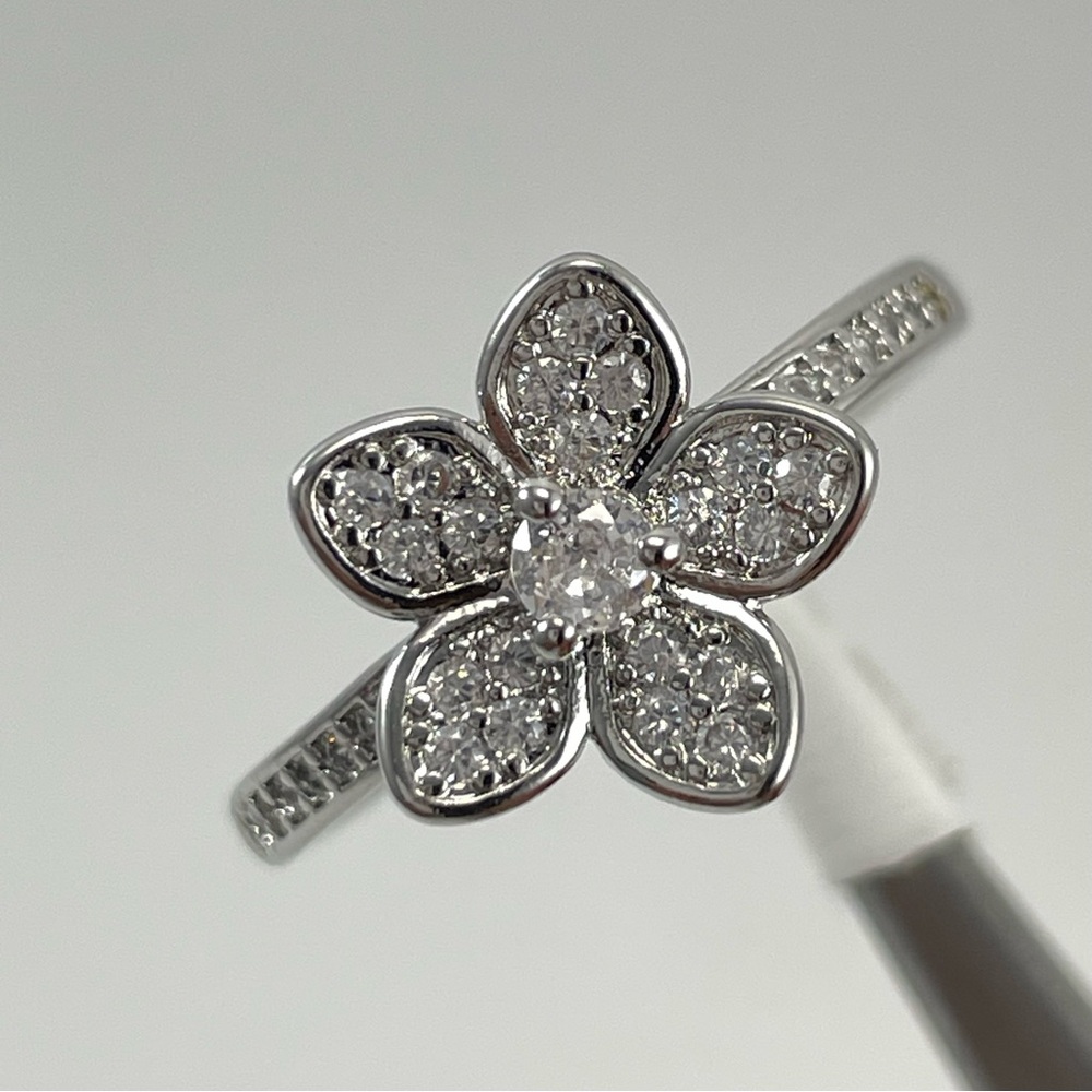 Rings Women’s Jewelry Flower Shape White Diamond CZ Silver Plated Fashion Cute